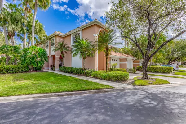 156 Legendary CIR, Palm Beach Gardens, FL 33418