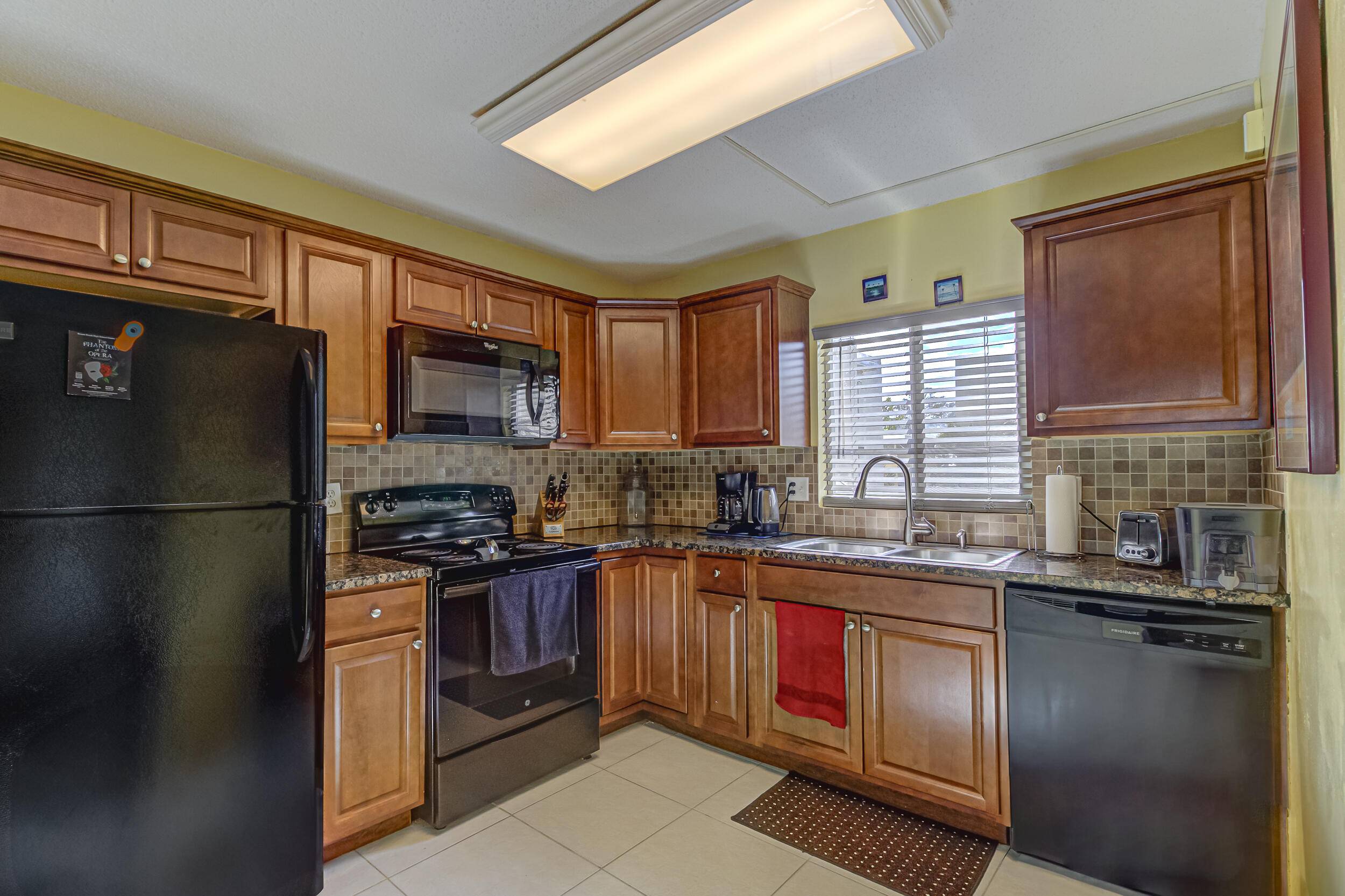 Jensen Beach, FL 34957,1510 NE 12th TER E-2