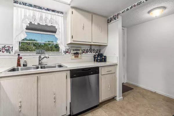 Tequesta, FL 33469,18081 SE Country Club DR 34-339