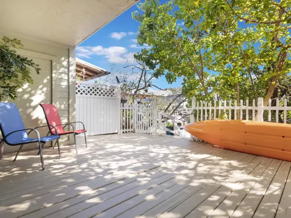 Boynton Beach, FL 33435,662 Mariners WAY