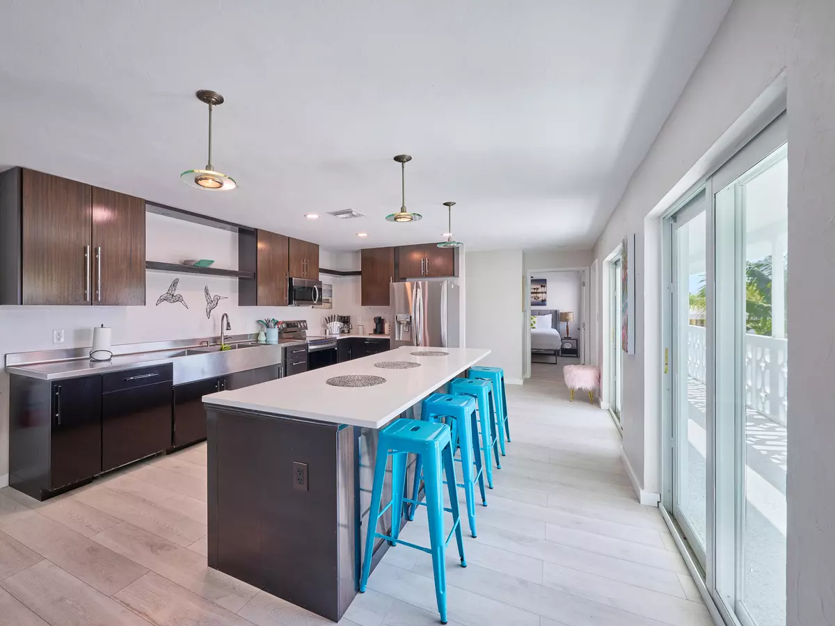 Singer Island, FL 33404,2649 Lake DR 5