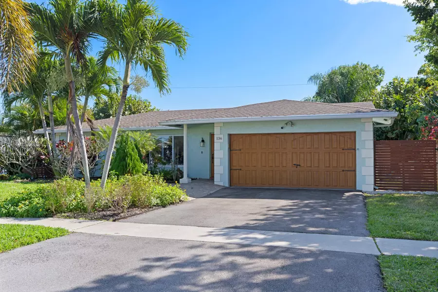 136 Oregon LN, Boca Raton, FL 33487