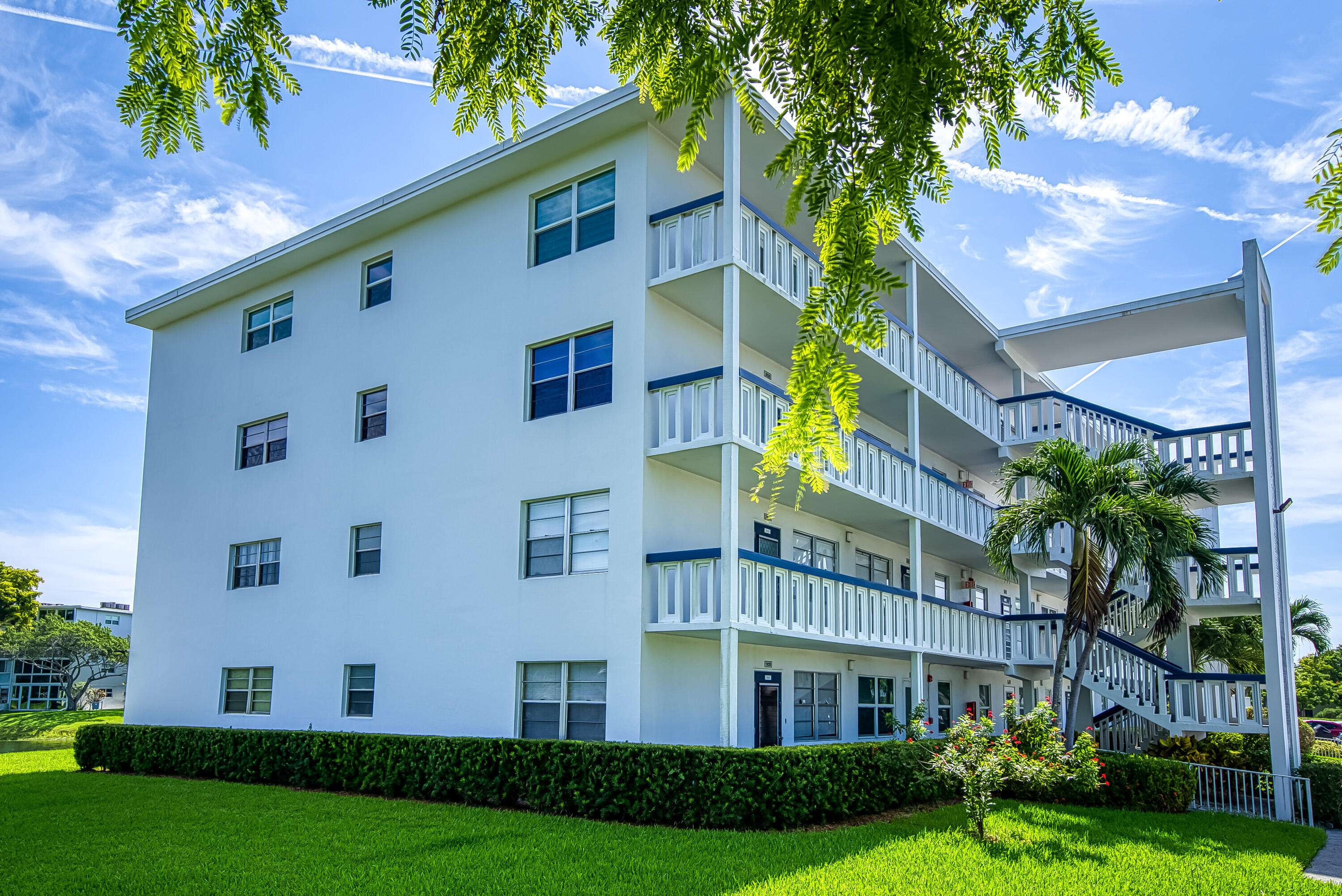 Deerfield Beach, FL 33442,4019 Oakridge A 4019