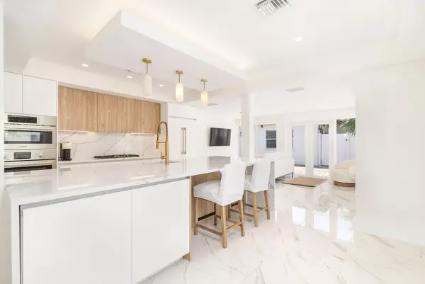 West Palm Beach, FL 33405,240 Marlborough RD