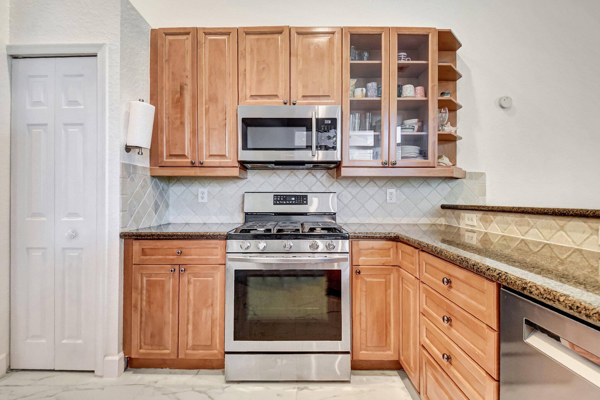 Atlantis, FL 33462,447 Pine Tree CT