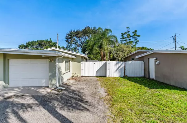 North Palm Beach, FL 33408,420 Westwind DR