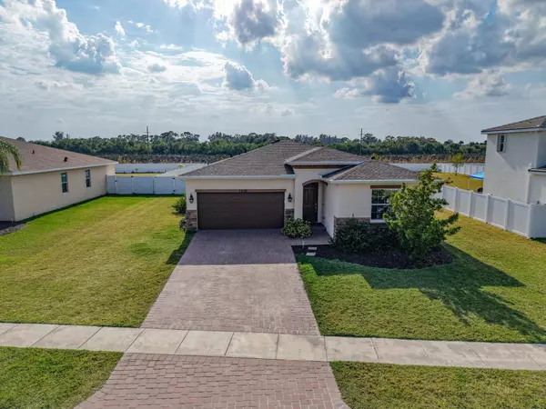 7506 NW Deysbrook LN, Port Saint Lucie, FL 34987