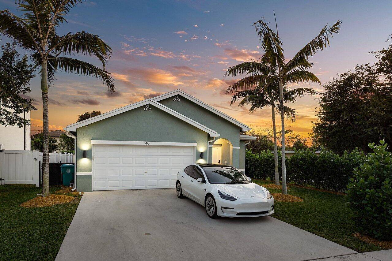 Boynton Beach, FL 33435,140 SW 1st AVE