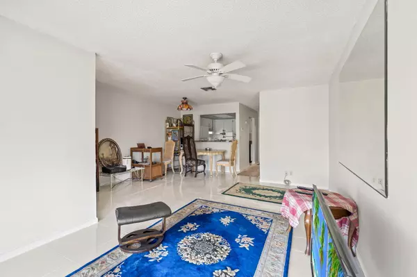 Fort Pierce, FL 34950,122 Lakes End DR C