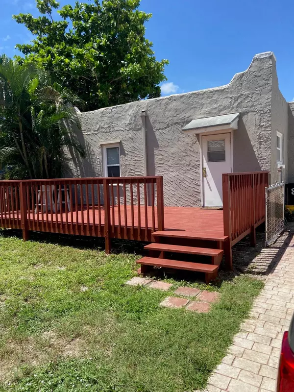 822 S N ST, Lake Worth Beach, FL 33460