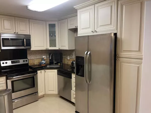 Palm Springs, FL 33461,500 Davis RD 52