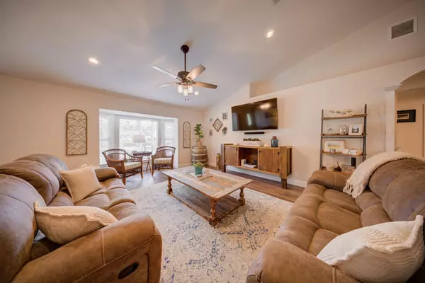 West Palm Beach, FL 33412,13332 N N 77th PL