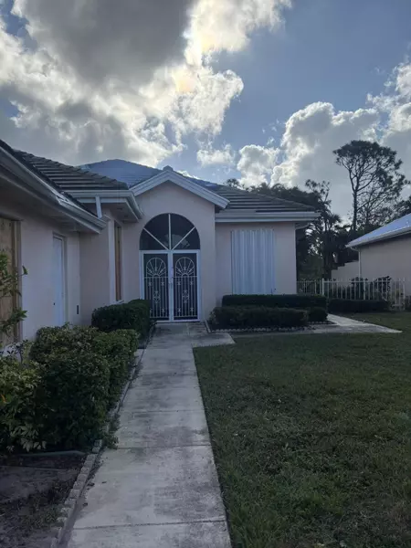 7751 SE Bay Cedar CIR, Hobe Sound, FL 33455