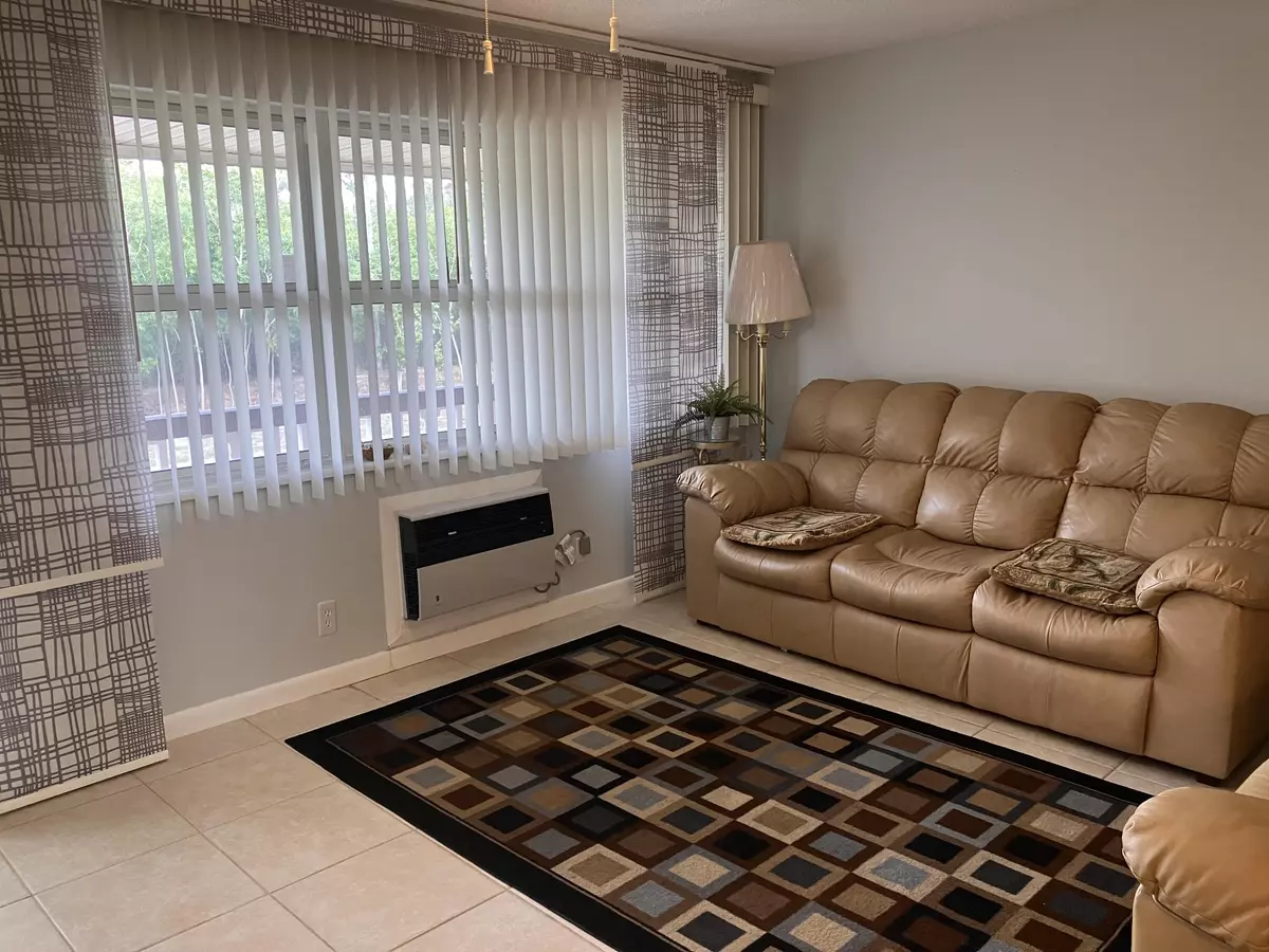 West Palm Beach, FL 33417,246 Canterbury K