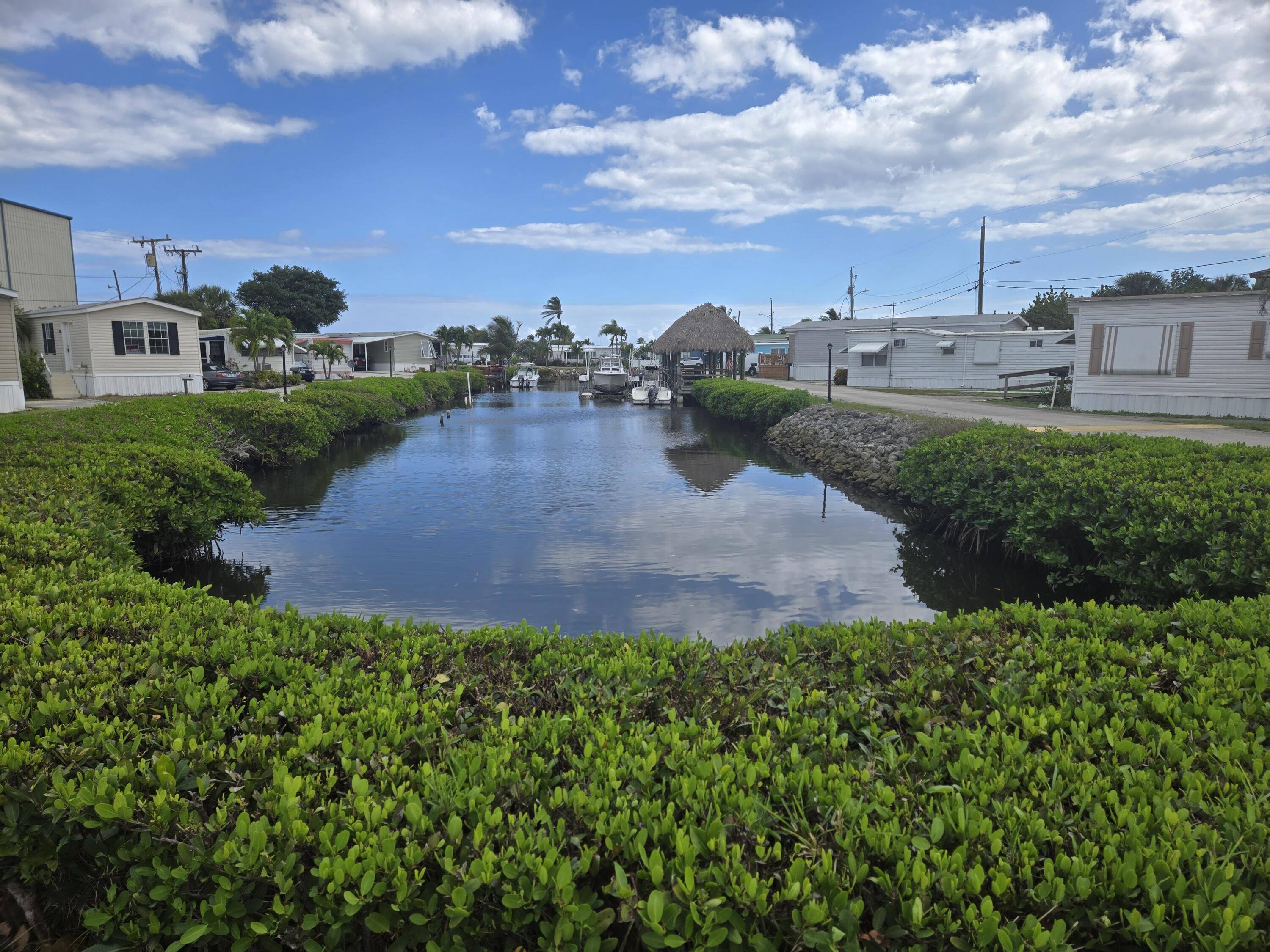 Hypoluxo, FL 33462,9 N Loafing ST