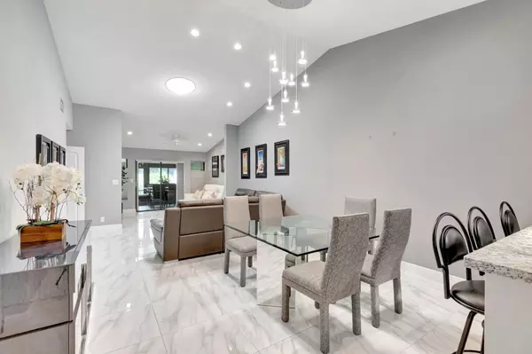 Boynton Beach, FL 33437,10927 Dolphin Palm CT A