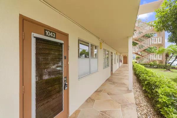 Boca Raton, FL 33434,1043 Newcastle C