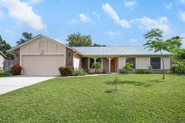 2485 SE Tracy AVE, Port Saint Lucie, FL 34952