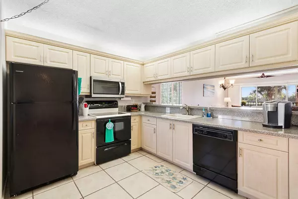 Jupiter, FL 33477,275 Palm AVE A201