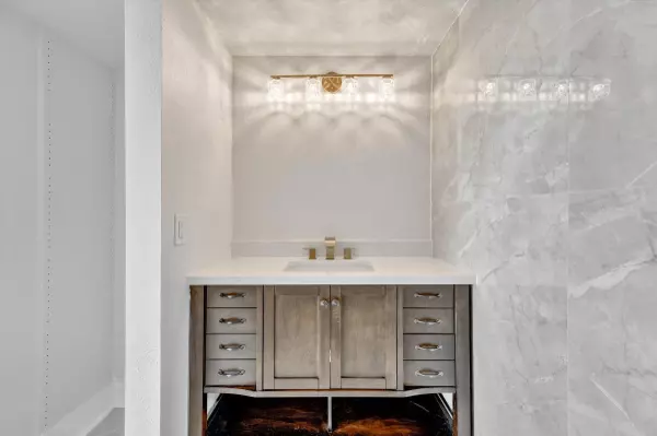 Boca Raton, FL 33433,6181 Balboa CIR 303