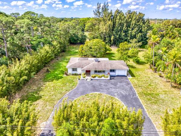 8902 N Bates RD, Palm Beach Gardens, FL 33418