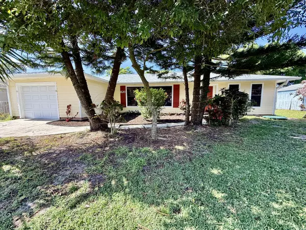 1126 SW Ithaca ST, Port Saint Lucie, FL 34983