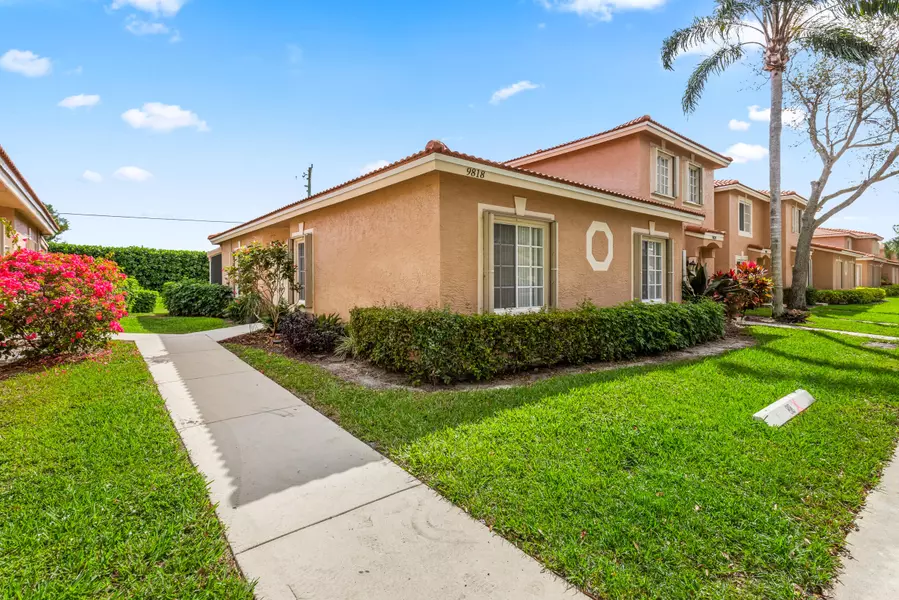 9818 Kamena CIR, Boynton Beach, FL 33436