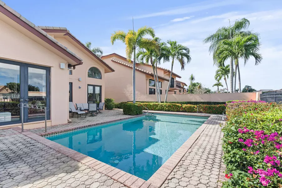 6525 Via Benita, Boca Raton, FL 33433