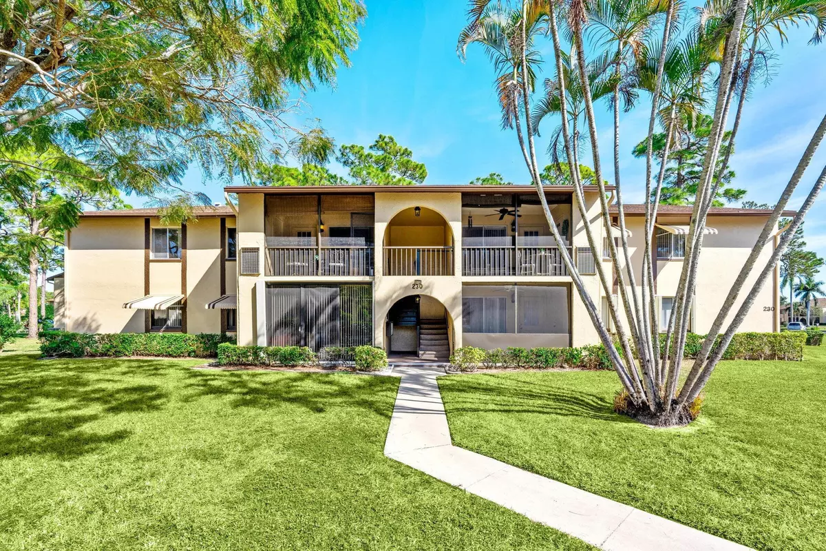 Greenacres, FL 33463,230 Pine Hov CIR A-2