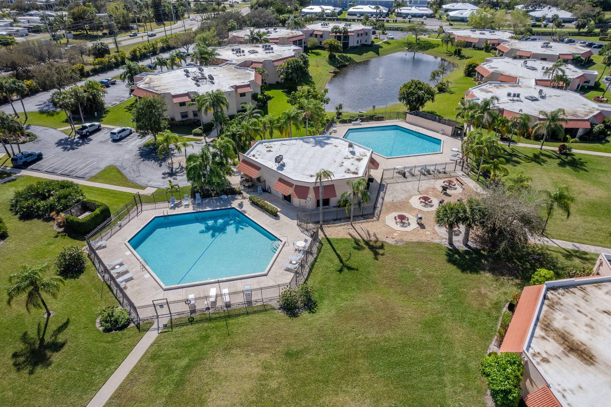 Jensen Beach, FL 34957,2083 NE Collins CIR 8-100