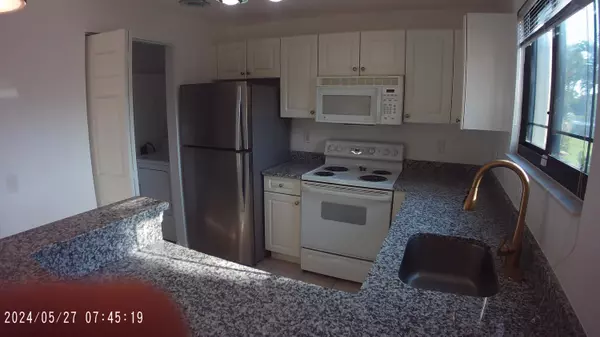 Palm Beach Gardens, FL 33410,2807 Veronia DR 106