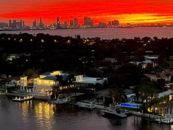 Miami Beach, FL 33140,5500 Collins AVE 1704