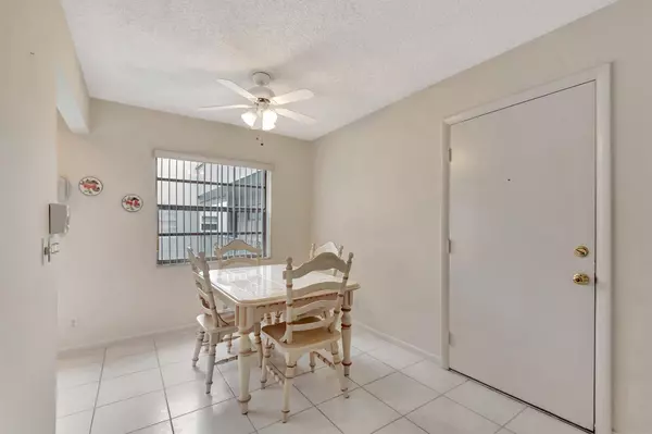 Delray Beach, FL 33484,950 Flanders T