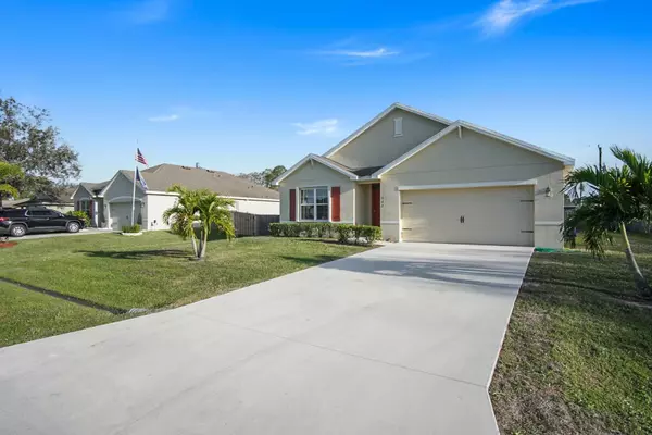 Port Saint Lucie, FL 34953,322 SW Molloy ST