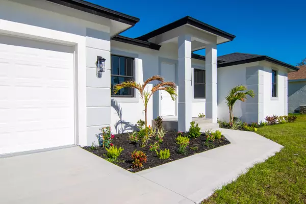 8126 Thruso RD, Port Charlotte, FL 33981