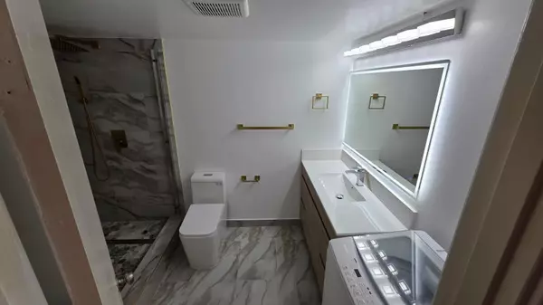 North Miami Beach, FL 33179,1690 NE 191 ST 409-1