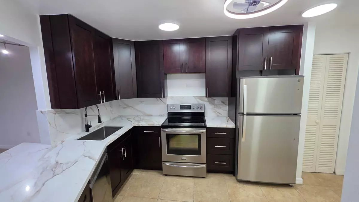 North Miami Beach, FL 33179,1690 NE 191 ST 409-1