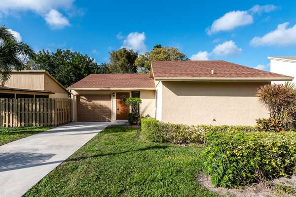 3115 NW 9th ST, Delray Beach, FL 33445