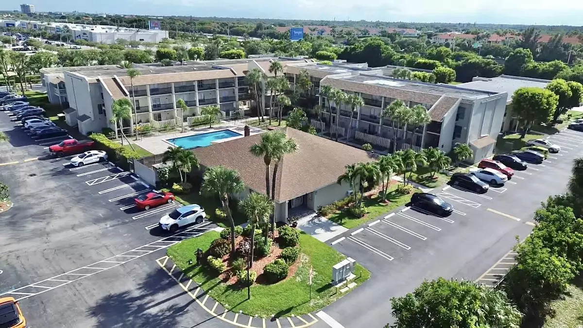 West Palm Beach, FL 33401,1500 N Congress AVE A218
