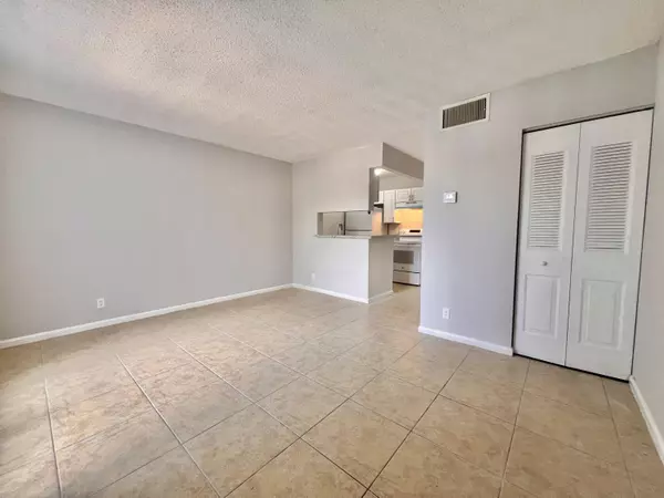 West Palm Beach, FL 33401,1500 N Congress AVE A218