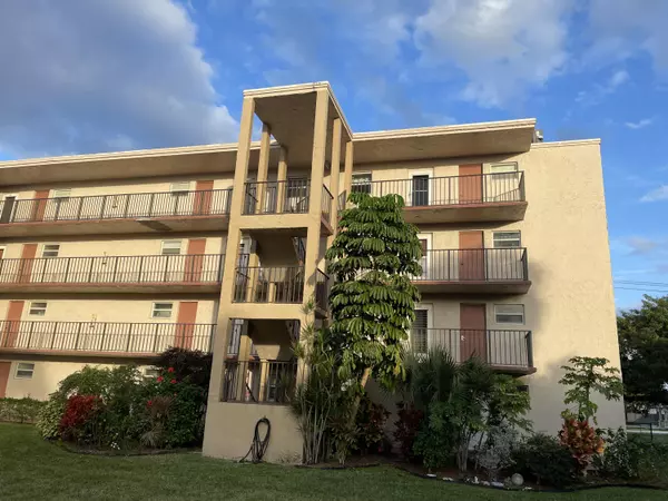 225 Bonnie BLVD 211, Palm Springs, FL 33461