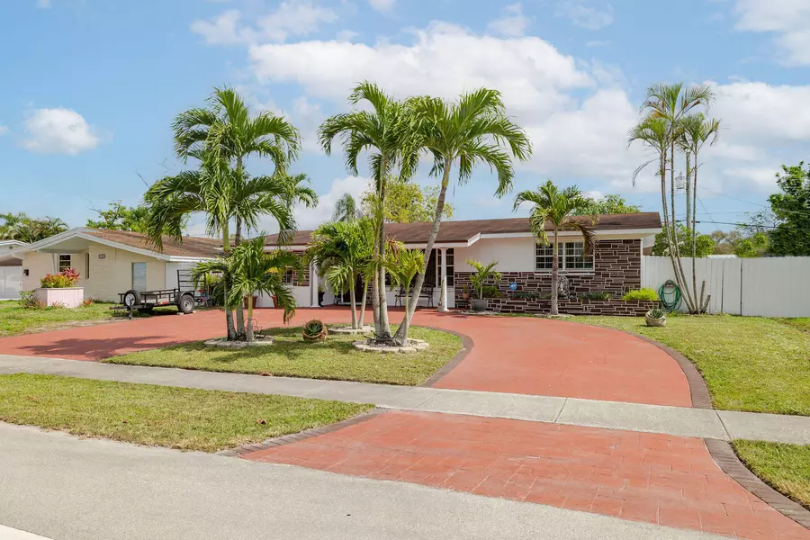 2613 Island DR, Miramar, FL 33023