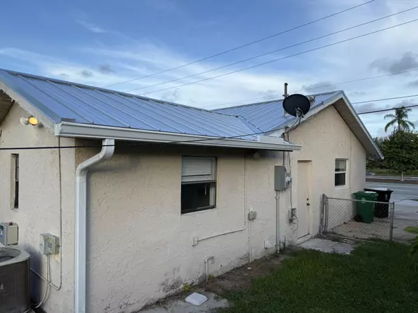 Port Saint Lucie, FL 34953,611 SW S Port St Lucie BLVD