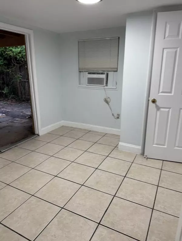 West Palm Beach, FL 33407,714 47th Street ST