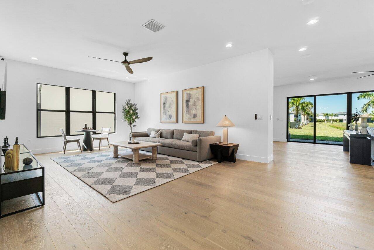 Boca Raton, FL 33434,8227 Essex Country Club DR
