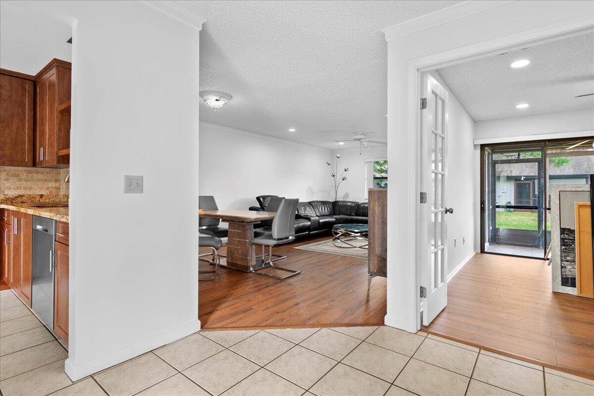 Royal Palm Beach, FL 33411,382 Ottawa Ct