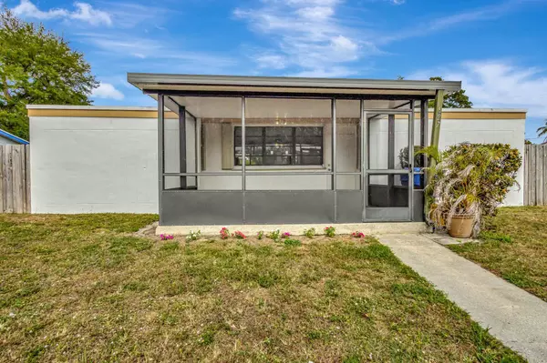 627 Camellia DR, Royal Palm Beach, FL 33411
