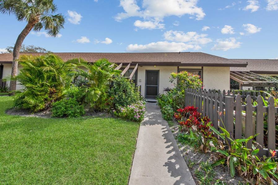 43 Via De Casas Norte, Boynton Beach, FL 33426