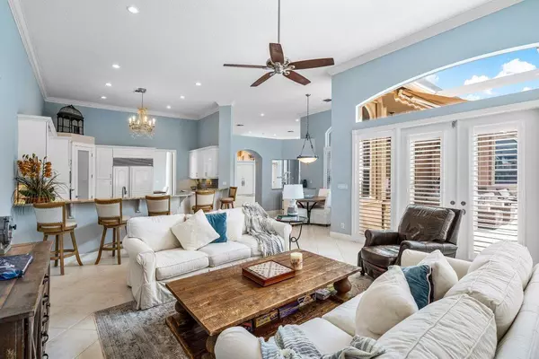 8227 Lakeview DR West Palm Beach, FL 33412