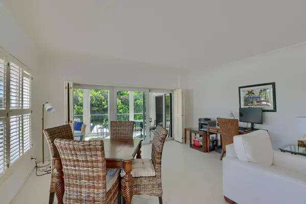 Delray Beach, FL 33483,220 Macfarlane DR S-205